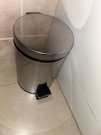 Petite poubelle neuf