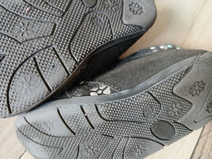 Chaussures taille 23 - photo numéro 3