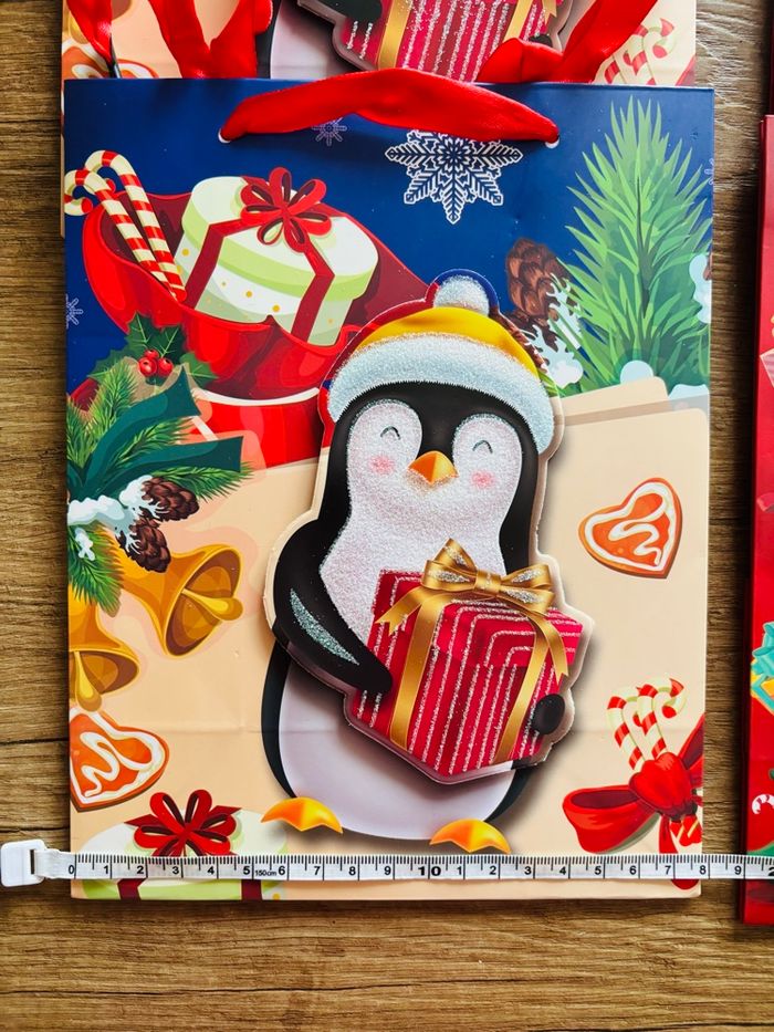 8 Sacs de Noël + 8 Papiers de Soie + 8 Cartes de Vœux - photo numéro 3