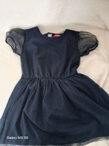Robe brillante taille 6 ans tres bon état 