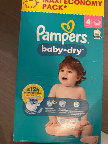 Couche Pampers taille 4