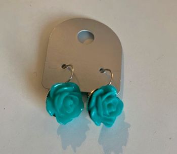 Boucles d’oreille fantaisie « rose verte »
