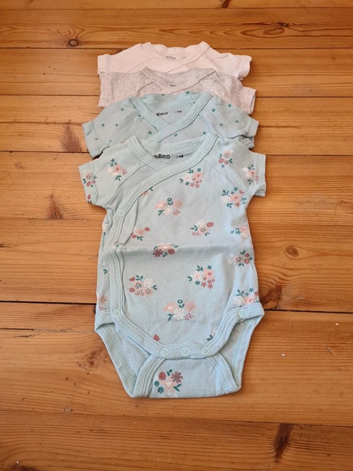Lot de 4 bodies manche courte 100% coton