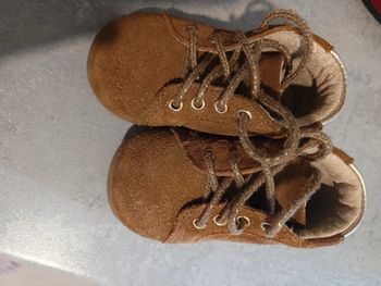 Chaussure de marche taille 19