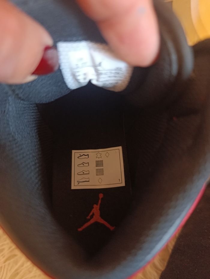 Baskets Nike Air Jordan 1 mid T38 - photo numéro 3