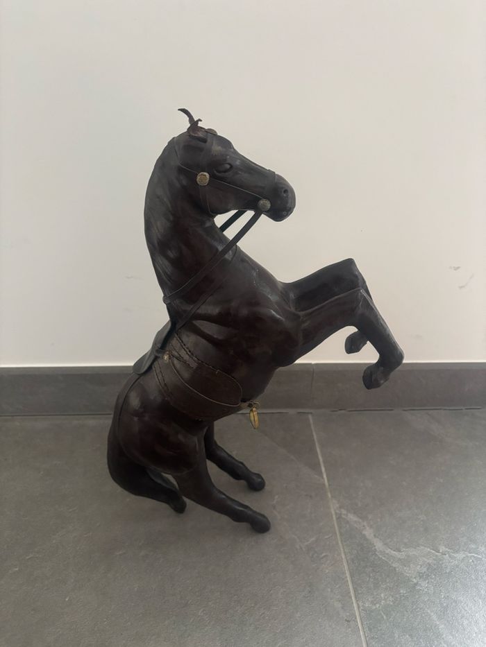 Statue cheval en cuir - photo numéro 2
