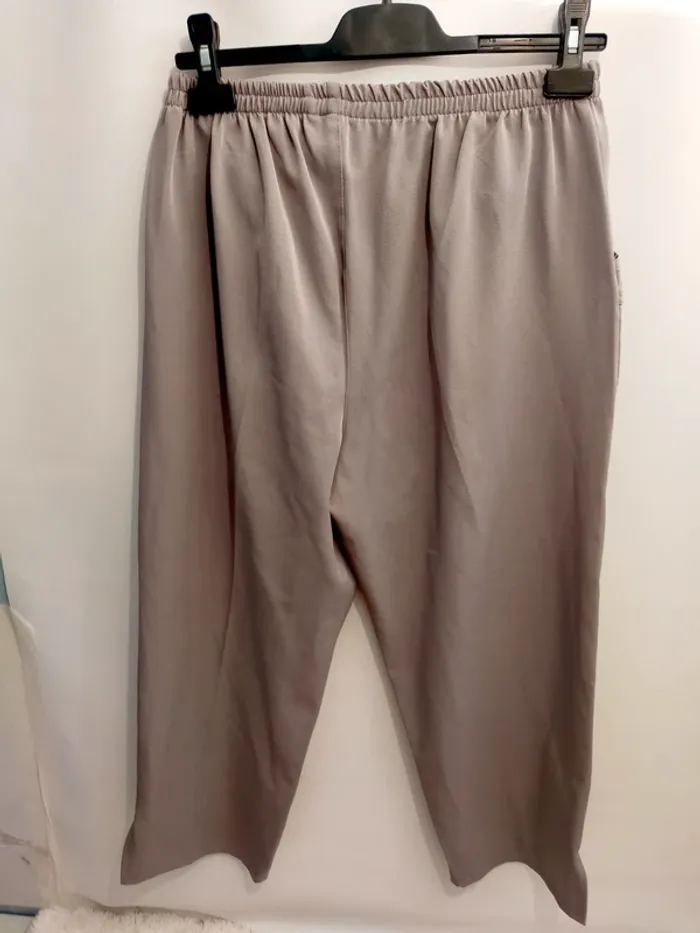 Pantacourt femme gris Celia T 4 - photo numéro 5