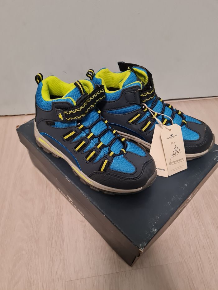 Chaussures de marche imperméables P32 Neuves - photo numéro 5