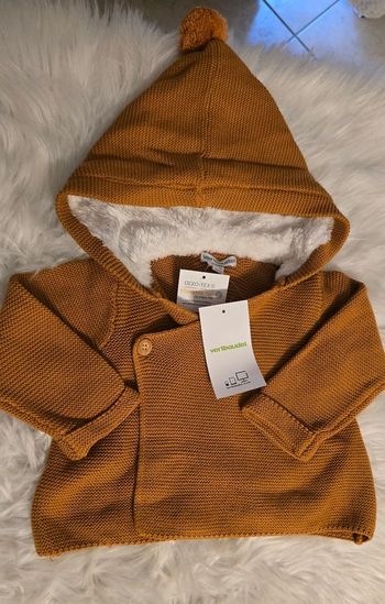 NEUF (non porté) 🏷😍🤩🤎superbe gilet chaud  tricot et sherpa  9 mois garçon 🤎🤩😍