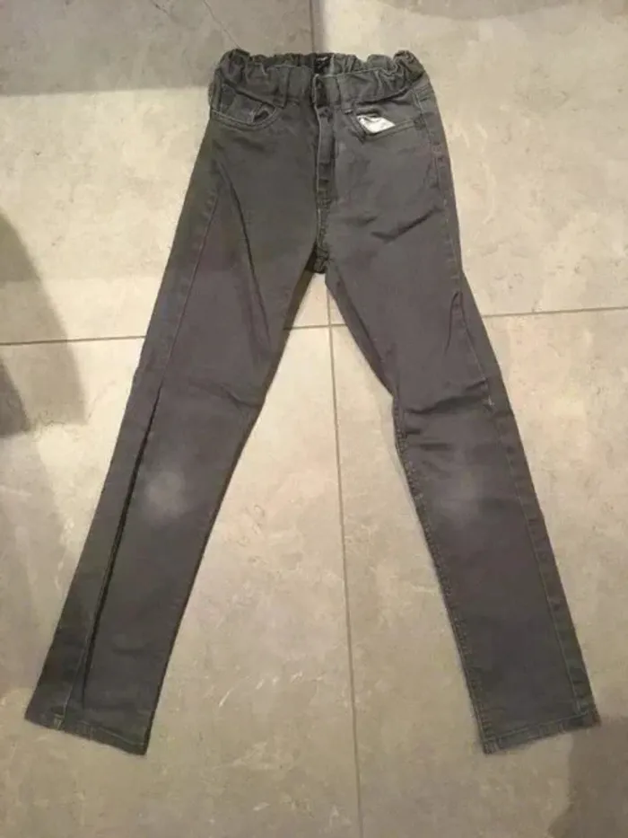 👖 Jean slim fit gris – garçon 10 ans  Kiabi Taille ajustable - photo numéro 2