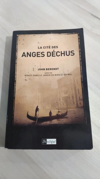 Livre La cité des anges déchus John Berendt L'archipel