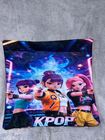 Housse de coussin kpop k-pop demon Hunters huntrix 