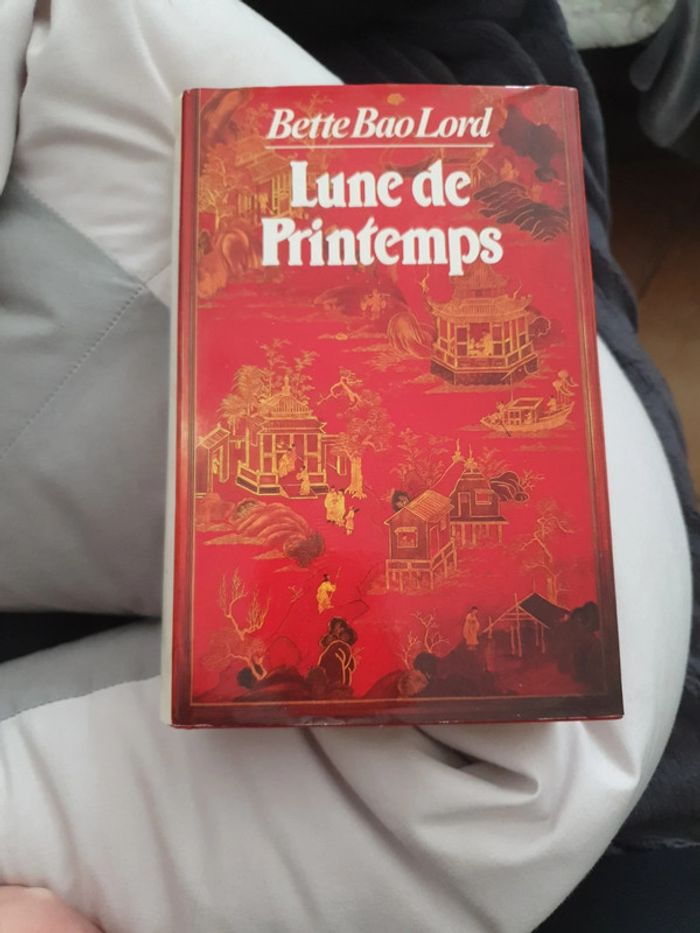 Lune de printemps Bette Bao Lord