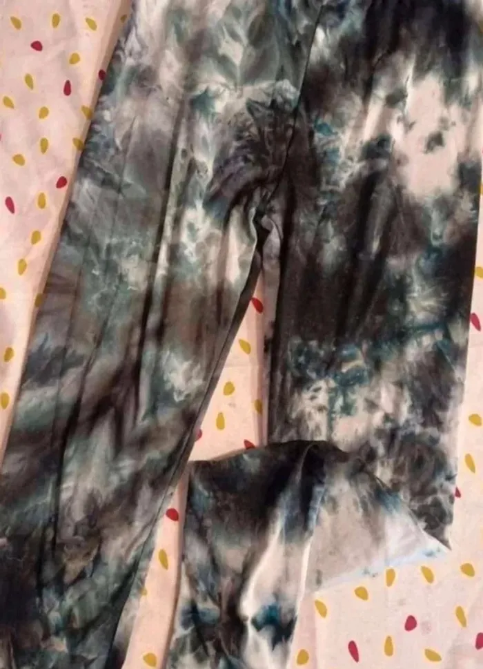 Pantalon style  jogging  shein  11-12 ans très  bon état
