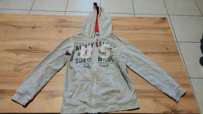 Sweat capuche zippé