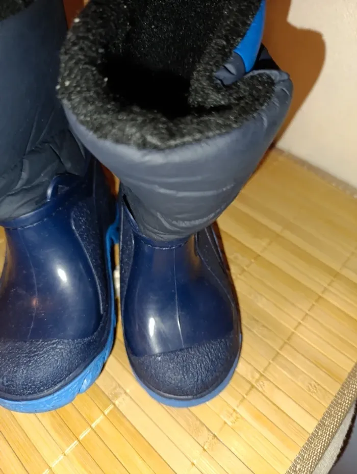 Bottes chaudes outdoor et étanches enfant taille 24/25 en excellent état - photo numéro 2