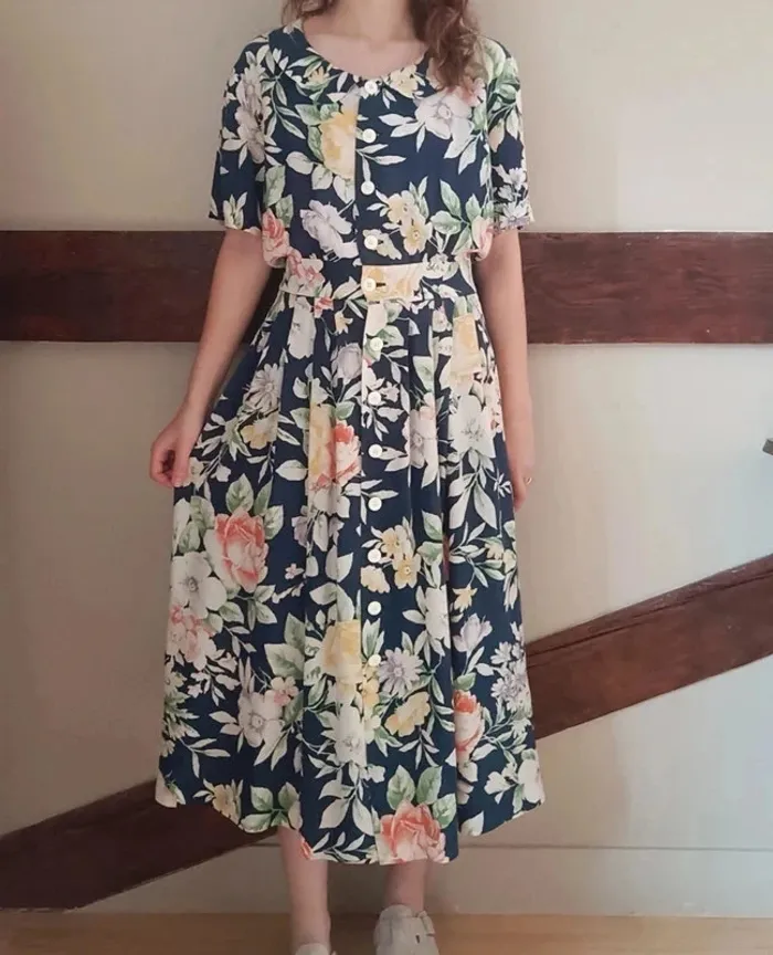 Robe fleurie bleu marine soie
