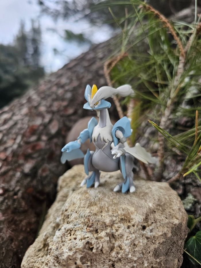 Super figurine Pokemon Nintendo tomy Kyurem blanc - photo numéro 3