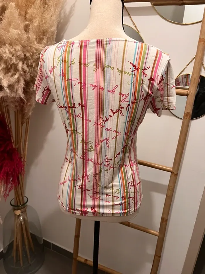 Tee shirt blanc et multicolore - photo numéro 4