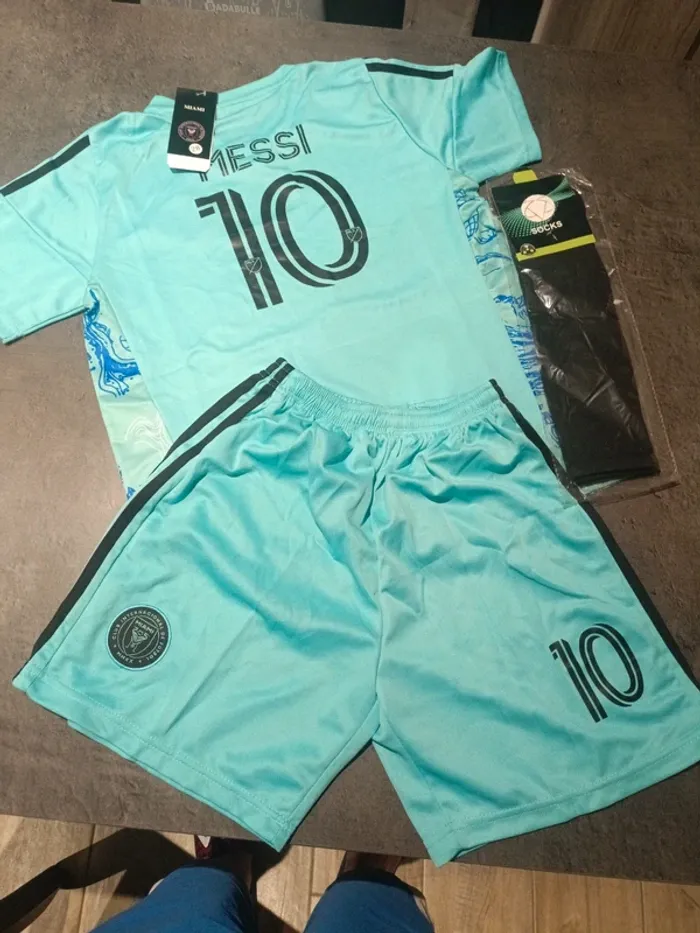 Tenue foot Léo Messi Inter Miami bleu. T.28
