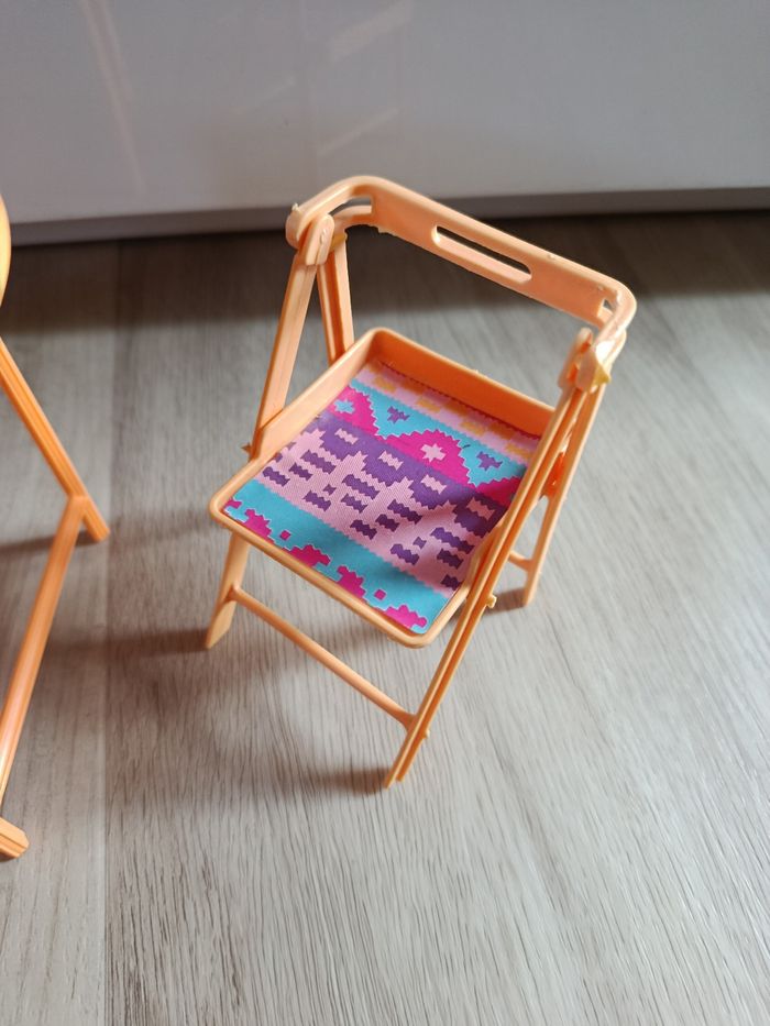 Table et chaises Barbie vintage - photo numéro 4