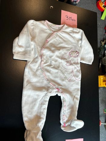 Grenouillère blanche pingouin
