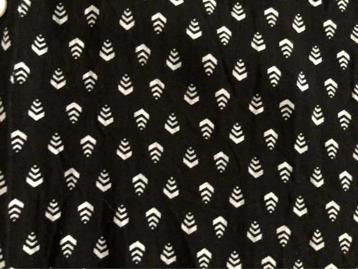 AN129- Blouse noire motifs blancs T 48 (46) NEUVE - photo numéro 5