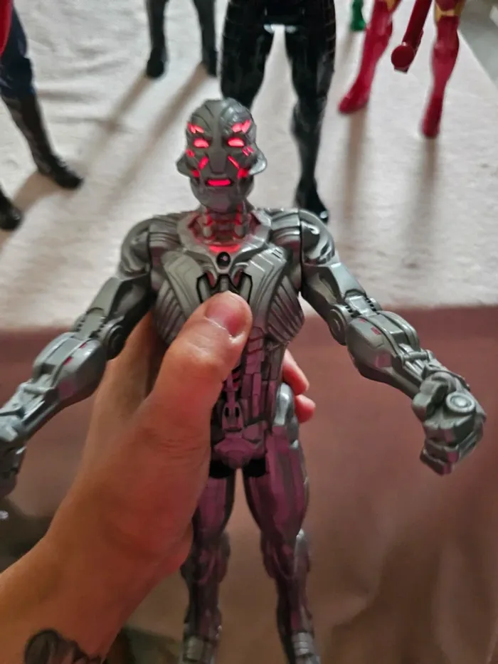 Personnage / figurine Jouet garçon avebgerd marvel - photo numéro 8