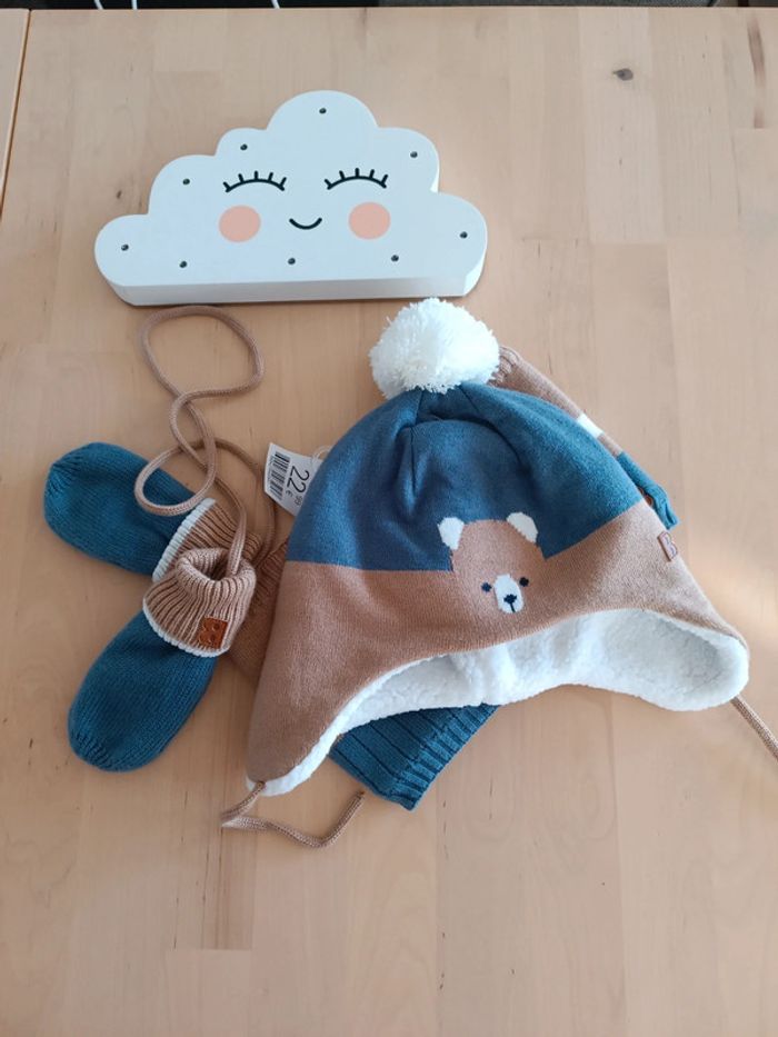 Ensemble hiver bonnet gants cache cou 18/23 mois