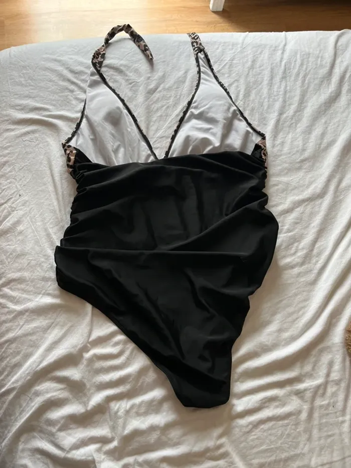 Maillot de bain, une pièce - photo numéro 2