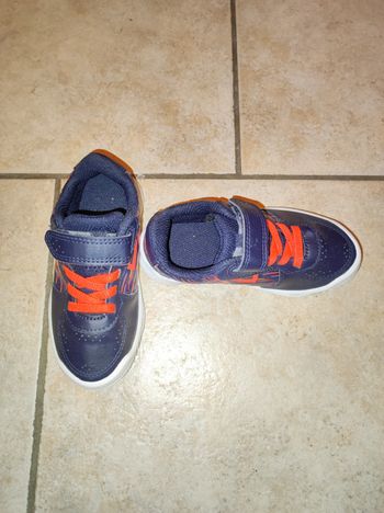 Baskets Decathlon artengo taille 26 neuves