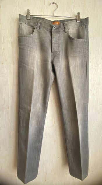 Jean coloris gris pour homme