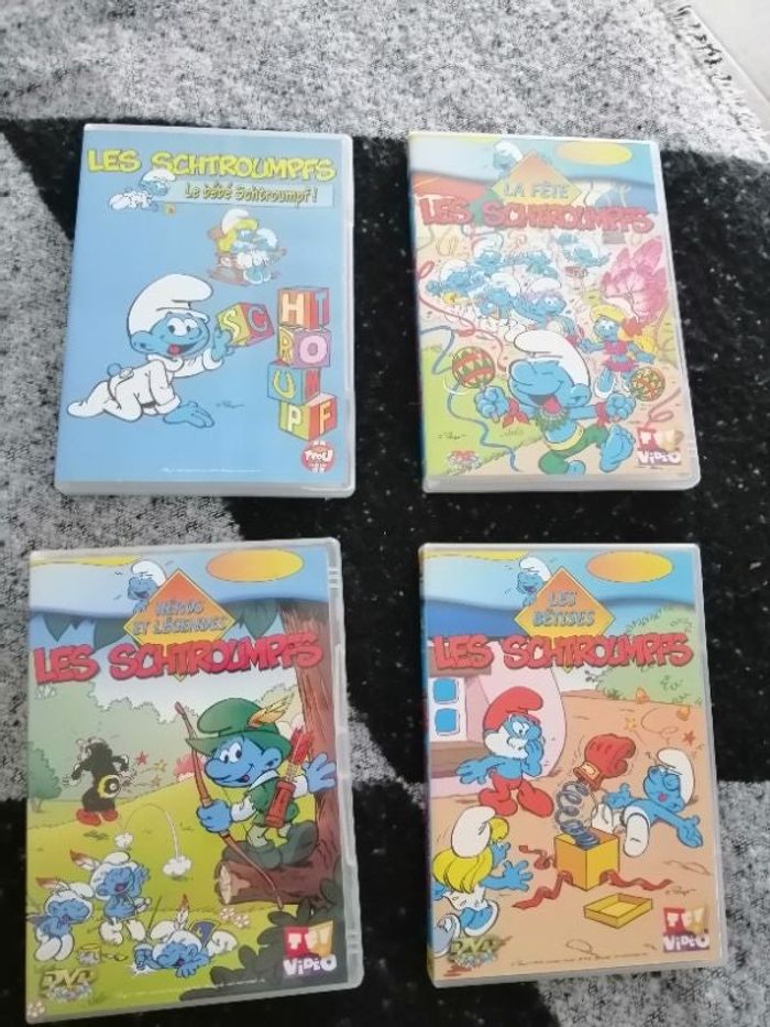Lot dvd les stchroumphes