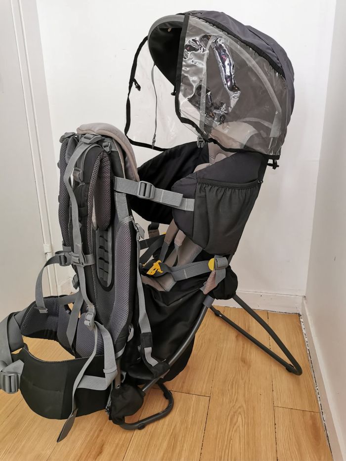 Porte bébé randonnée DEUTER Kid confort, étriers reposes pieds, protège soleil et pluie