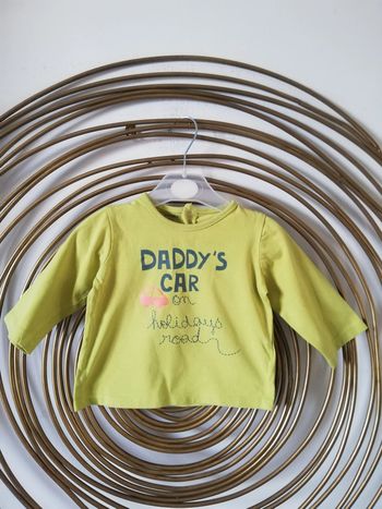Tshirt manches longues vert anis garçon Taille 12mois