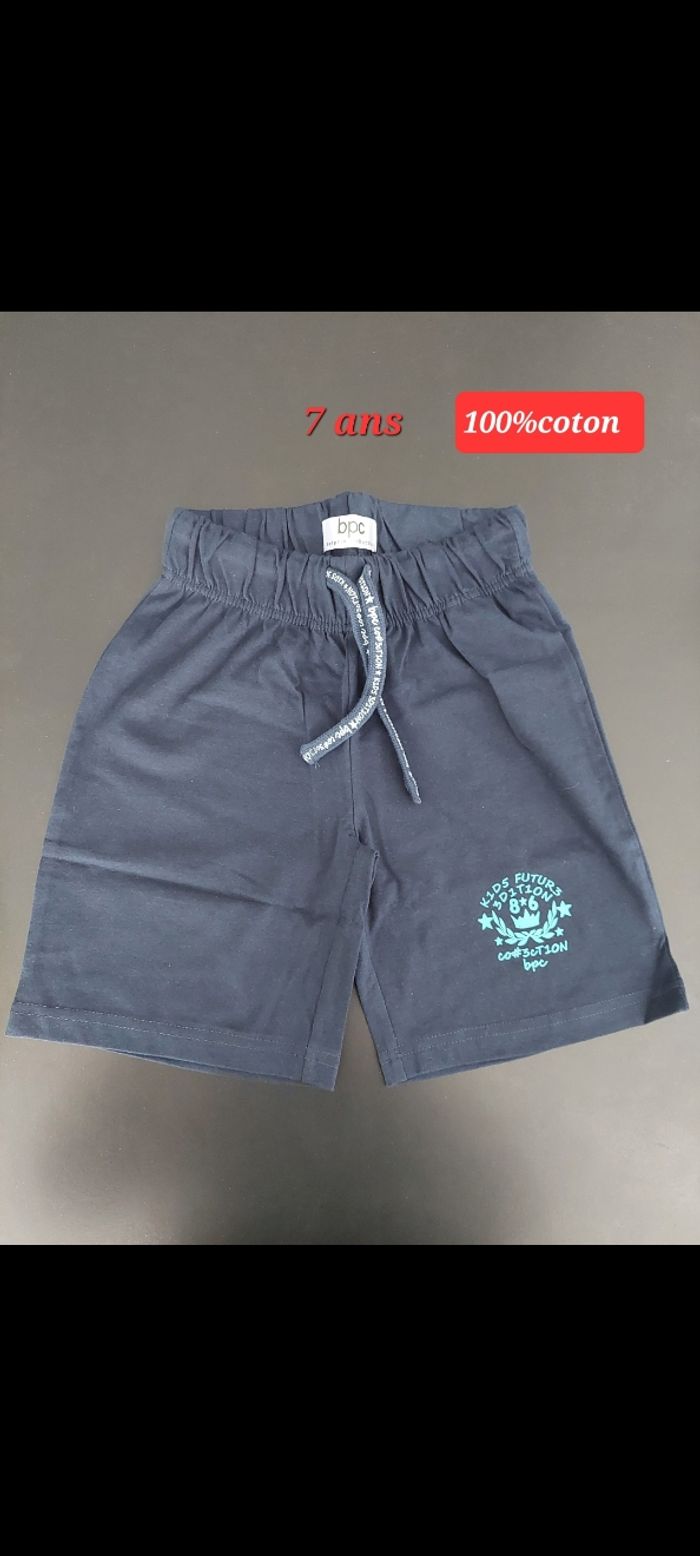 Short bleu marine garçon 7ans