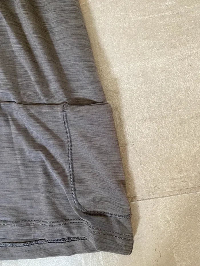 Teeshirt sport gris - photo numéro 3