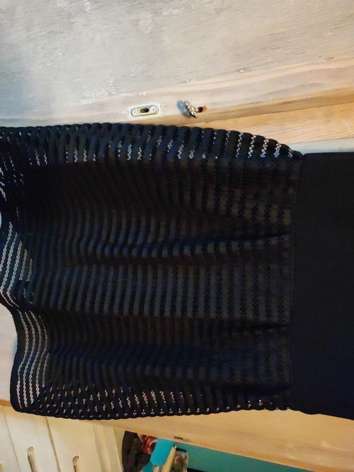 Très belle robe bi matière - photo numéro 3