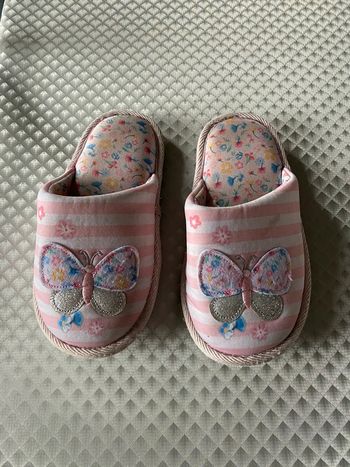 Pantoufles papillon