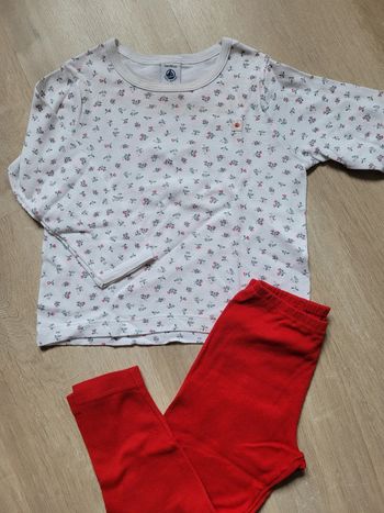 Pyjama à fleurs 2 ans