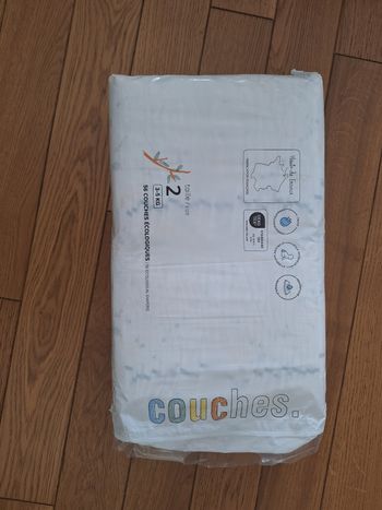 Couches la marque en moins taille 2 (3-5kg)