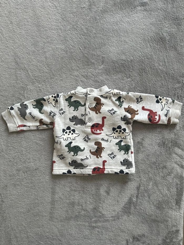 Sweat dinosaures - 3 mois - photo numéro 5