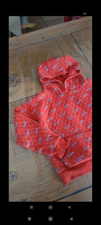 Sweat à capuche 6/7 ans