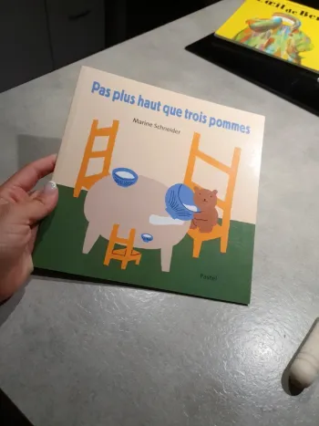 Livre "Pas plus haut que trois pommes"