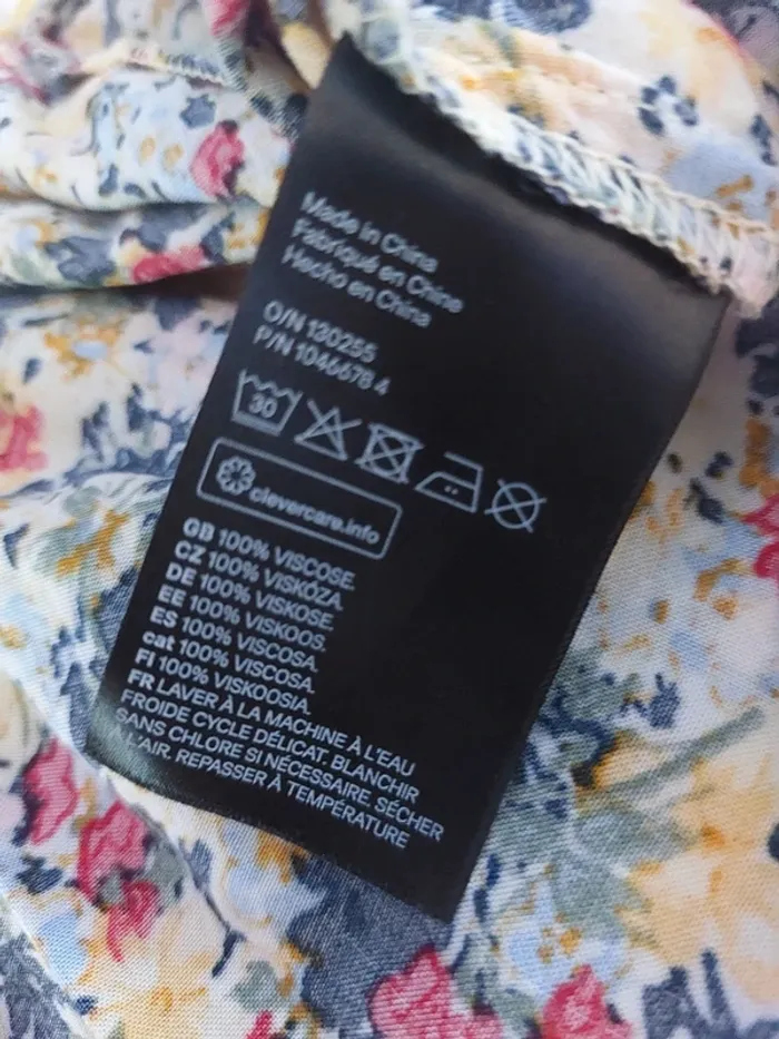 Très jolie robe fleurie dos ouvert - photo numéro 10