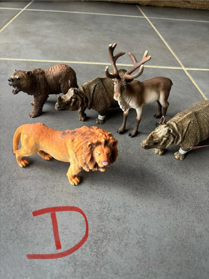 Animaux schleich flamant rose brebis lama chèvre biche renard chien éléphant - photo numéro 11