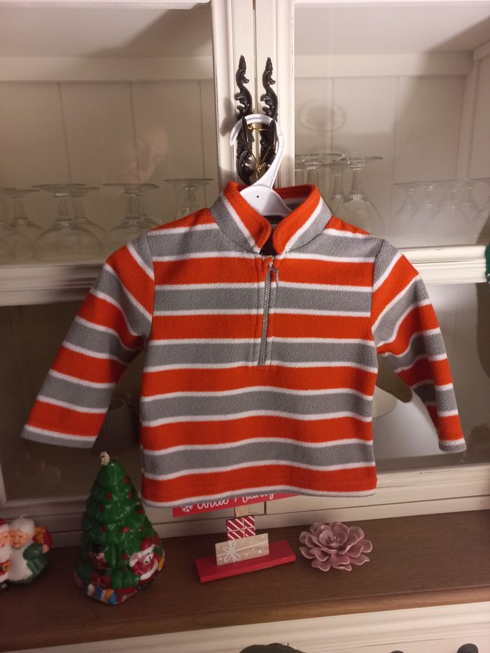 Pull polaire garçon 12 mois très bon etat