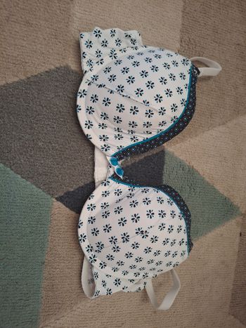 Soutien-gorge bleu et blanc