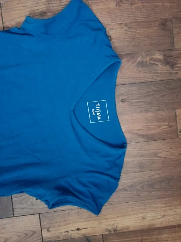 Tee-shirt en col v bleu femme - photo numéro 2