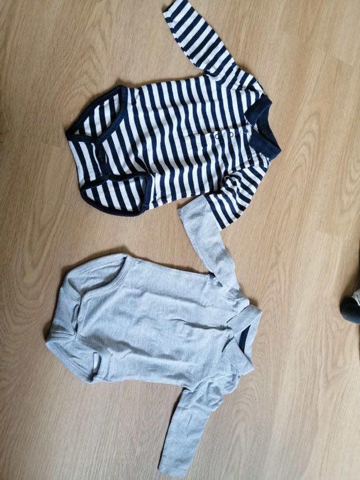 Lot bodys 3 mois